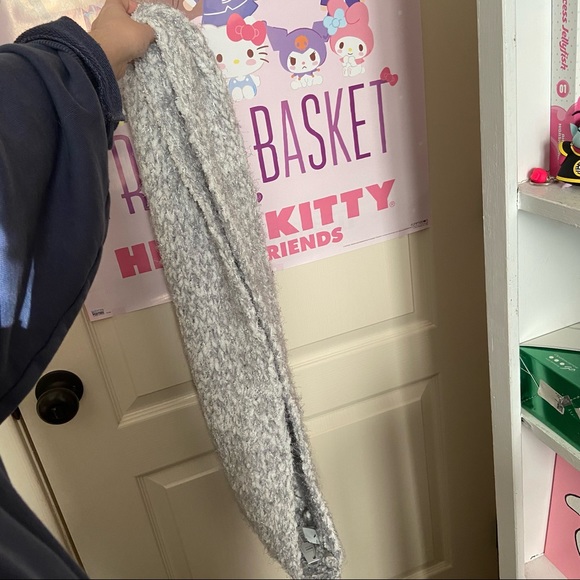NWT Silver, White, & Gray Sonoma Infinity Scarf - Picture 9 of 10